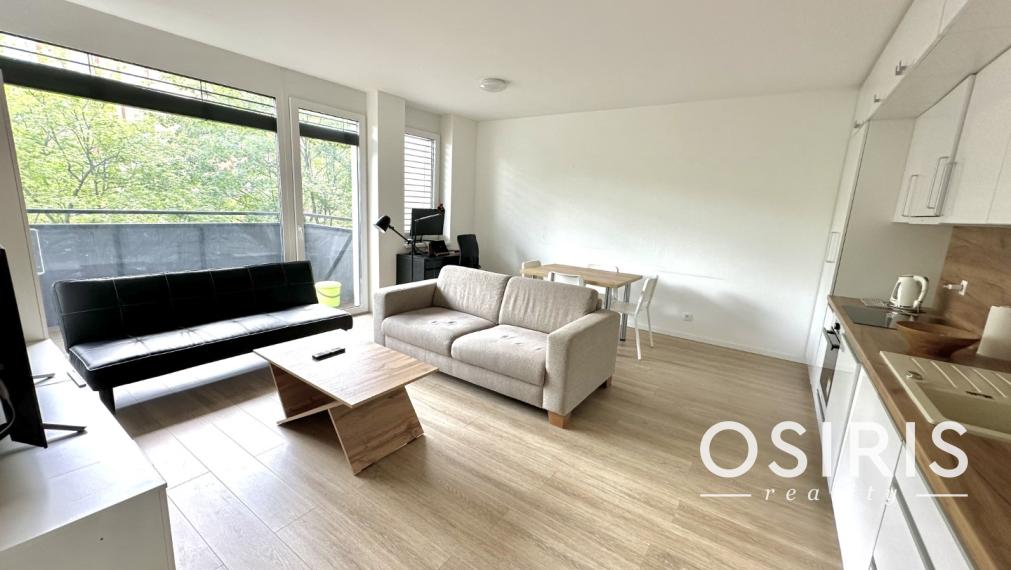 Novostavba: Priestranný 2i byt , balkón, parking, v blízkosti Tipos Arény