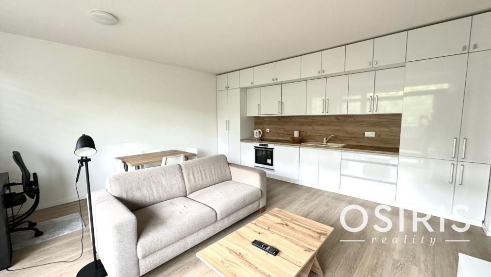 Novostavba: Priestranný 2i byt , balkón, parking, v blízkosti Tipos Arény