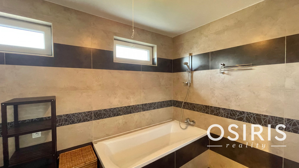 Rezervované. Veľkometrážny, slnečný byt s nadštandardne veľkou terasou - TOP PONUKA