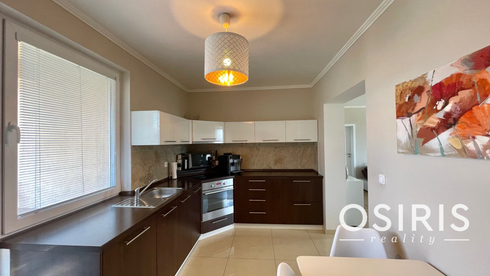 Rezervované. Veľkometrážny, slnečný byt s nadštandardne veľkou terasou - TOP PONUKA