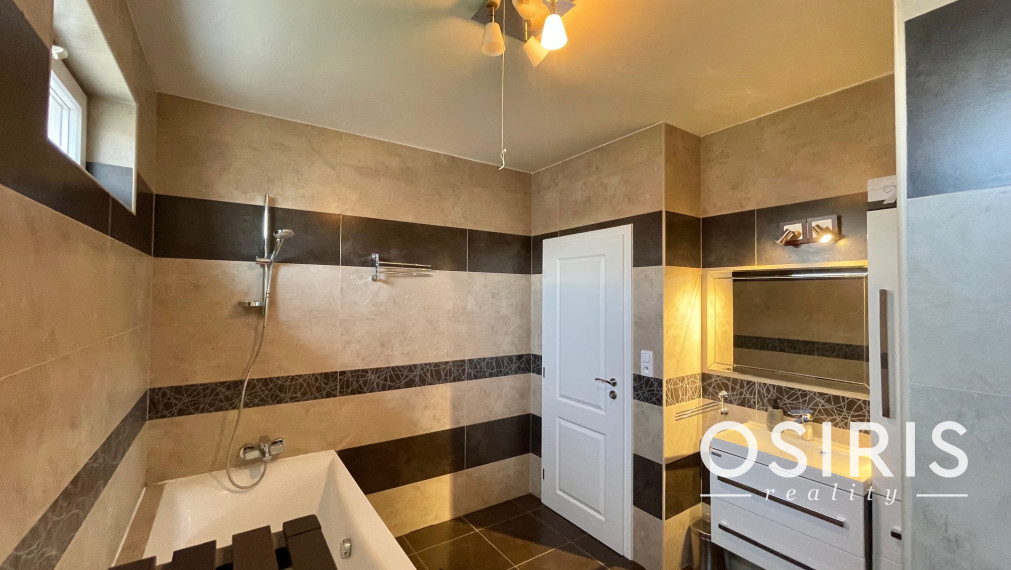 Rezervované. Veľkometrážny, slnečný byt s nadštandardne veľkou terasou - TOP PONUKA