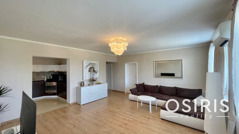 Rezervované. Veľkometrážny, slnečný byt s nadštandardne veľkou terasou - TOP PONUKA