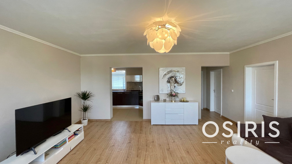 Rezervované. Veľkometrážny, slnečný byt s nadštandardne veľkou terasou - TOP PONUKA