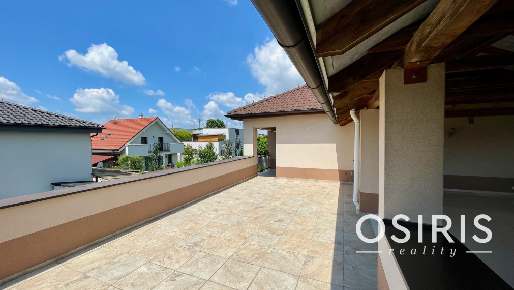 Rezervované. Veľkometrážny, slnečný byt s nadštandardne veľkou terasou - TOP PONUKA