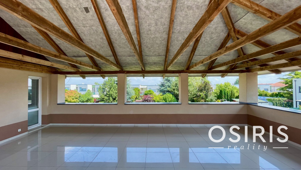 Rezervované. Veľkometrážny, slnečný byt s nadštandardne veľkou terasou - TOP PONUKA