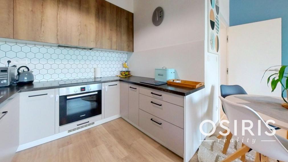 Klimatizovaný 2i byt s balkónom, novostavba 2019, parkovacie miesto