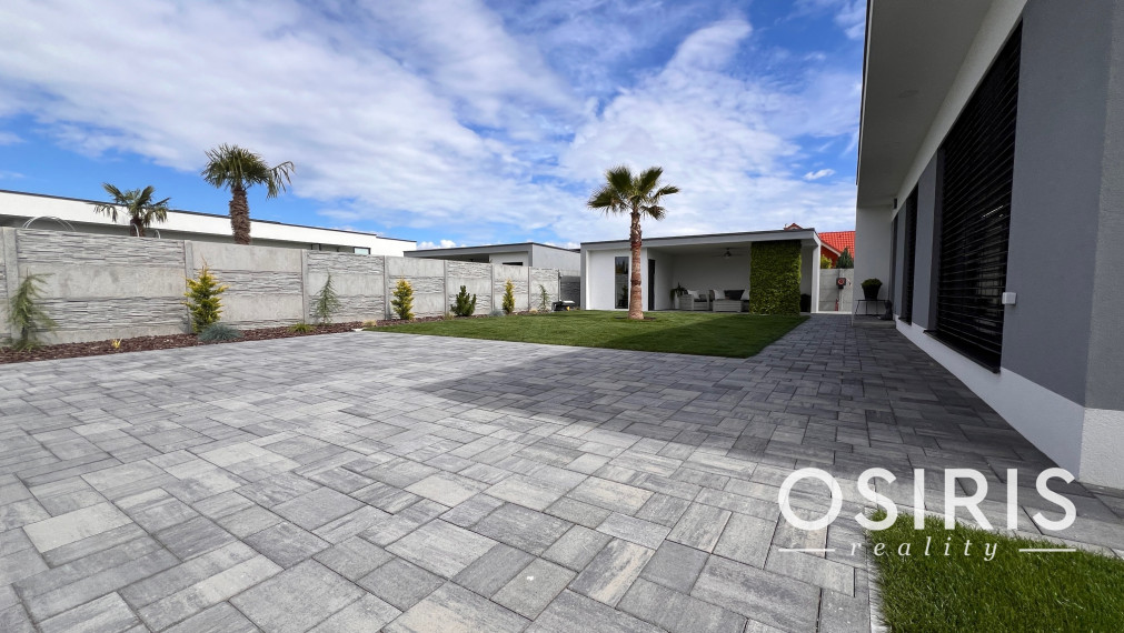 Klimatizovaný 4i rodinný dom, zariadený dizajnérom, altánok, 2x parkovanie na pozemku, novostavba 2023