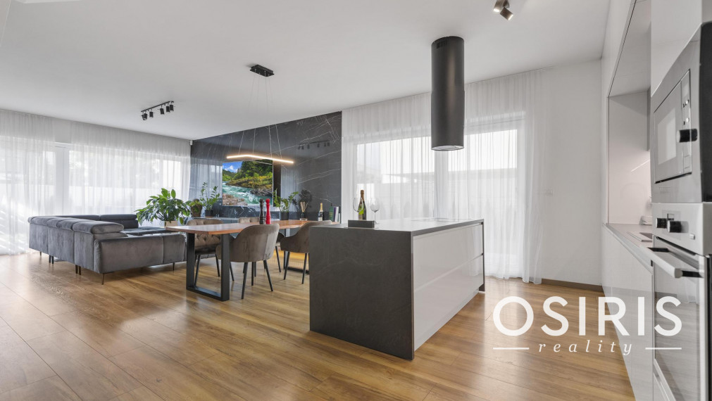 TOP PONUKA! Luxusný, kompletne zariadený 4 izbový dom