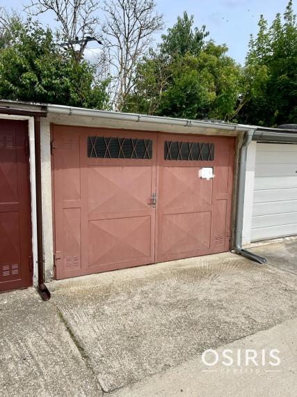 Veľký 2 izbový byt so samostatnou garážou