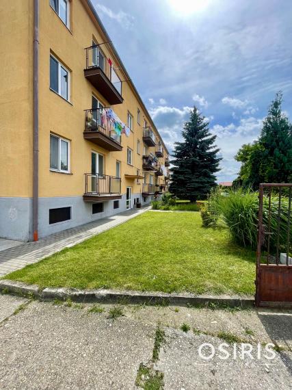 Veľký 2 izbový byt so samostatnou garážou