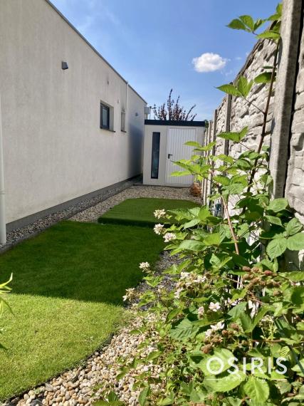 ODPORÚČAME! Skvelý, samostatný bungalov s bazénom a garážou