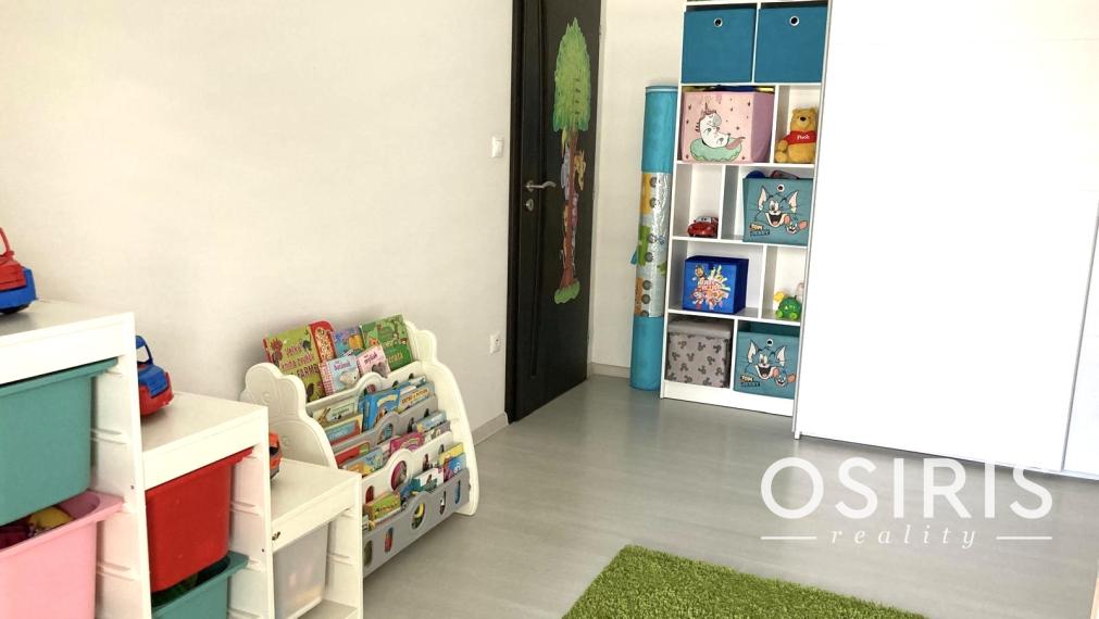 ODPORÚČAME! Skvelý, samostatný bungalov s bazénom a garážou