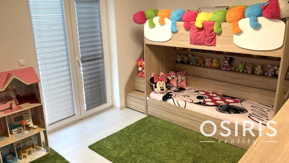 ODPORÚČAME! Skvelý, samostatný bungalov s bazénom a garážou