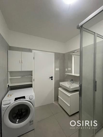 Pekný, zariadený 1 izbový byt s parkovacím miestom