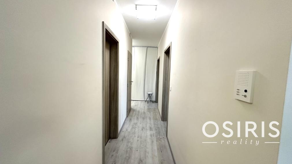 Slnečný 3i byt v novostavbe s veľkou terasou a parkovaním