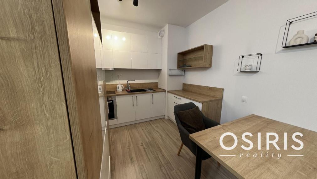 Zariadený 1.5i byt s balkónom, novostavba 2020 Slnečnice, parkovacie miesto