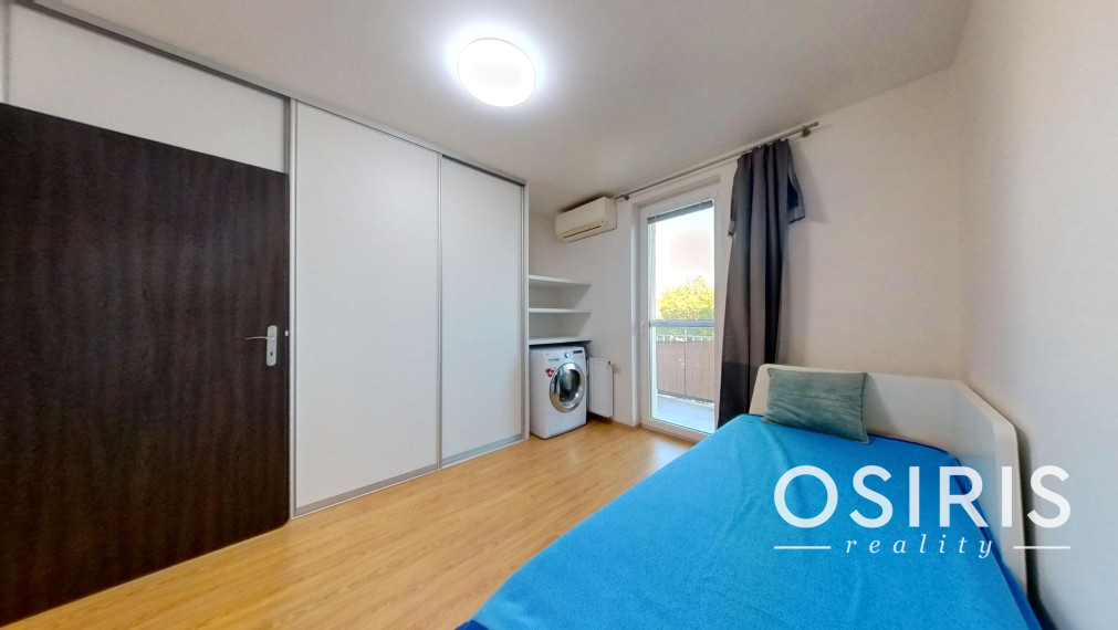 Klimatizovaný 3i byt, 2x balkón, kolaudácia r. 2009, 2x parkovacie miesto v garáži