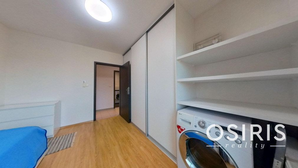 Klimatizovaný 3i byt, 2x balkón, kolaudácia r. 2009, 2x parkovacie miesto v garáži