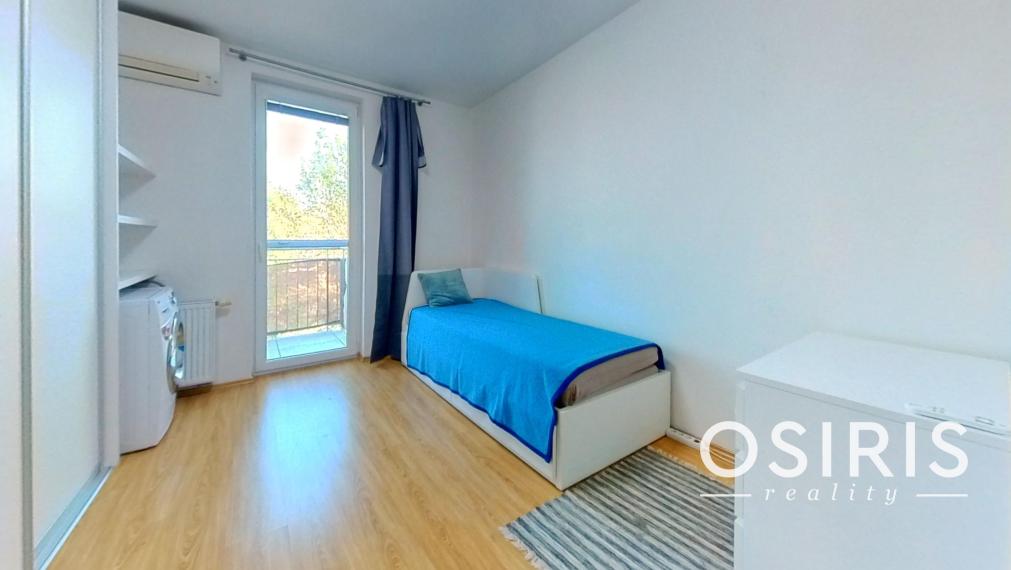 Klimatizovaný 3i byt, 2x balkón, kolaudácia r. 2009, 2x parkovacie miesto v garáži