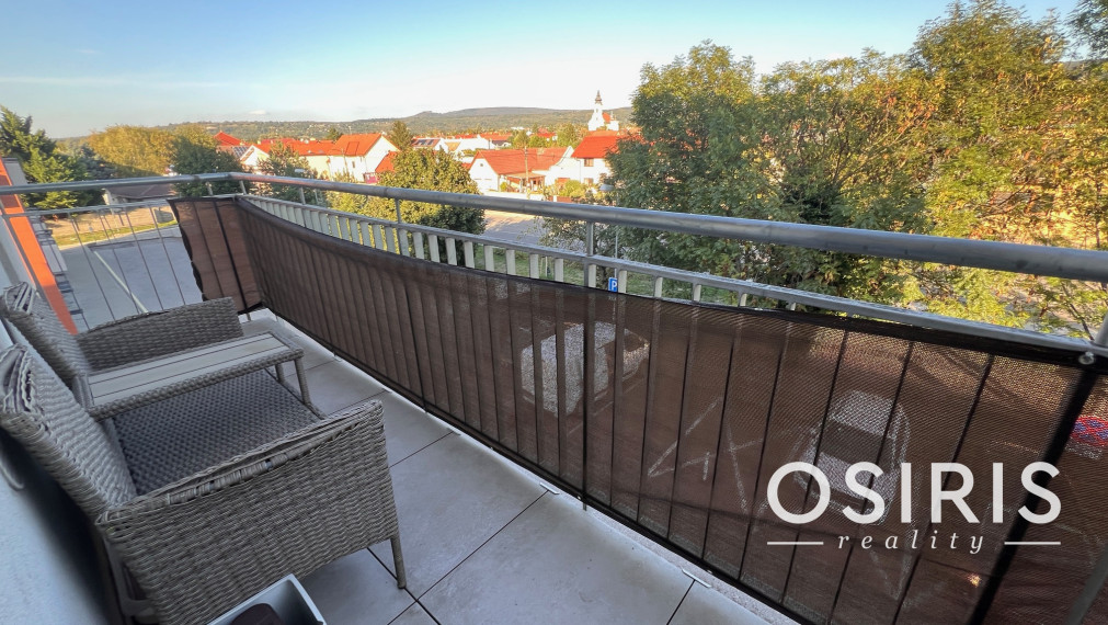 Klimatizovaný 3i byt, 2x balkón, kolaudácia r. 2009, 2x parkovacie miesto v garáži