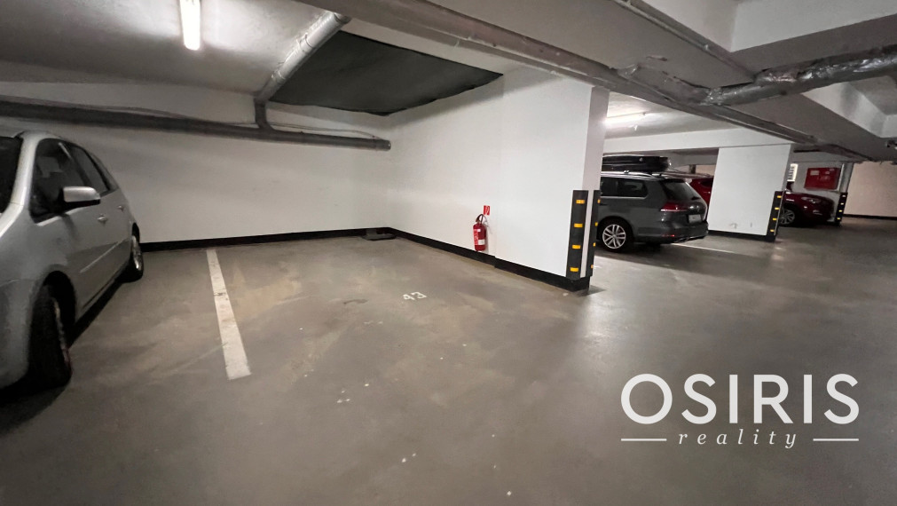 Klimatizovaný 3i byt, 2x balkón, kolaudácia r. 2009, 2x parkovacie miesto v garáži