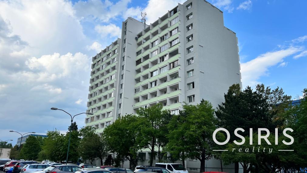 Klimatizovaná garsónka, loggia 4.10 m2, v blízkosti OC Retro