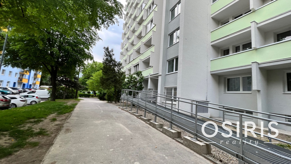 Klimatizovaná garsónka, loggia 4.10 m2, v blízkosti OC Retro