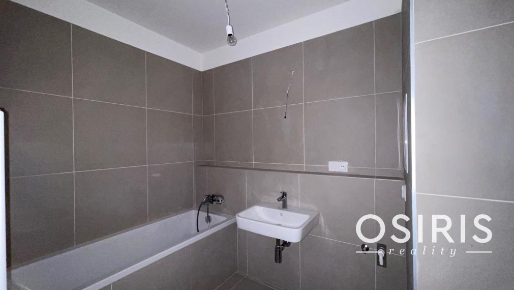 Skolaudovaný 3 izbový byt s priestranným balkónom