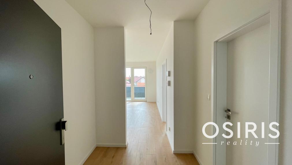 Slnečný 2 izbový byt v štandarde s veľkou loggiou