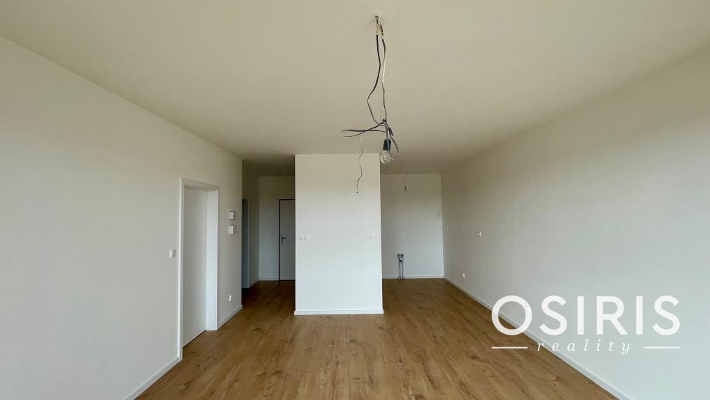 Slnečný 2 izbový byt v štandarde s veľkou loggiou