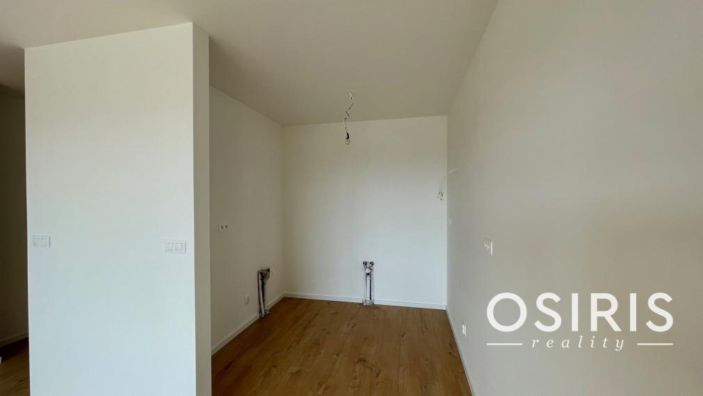 Slnečný 2 izbový byt v štandarde s veľkou loggiou