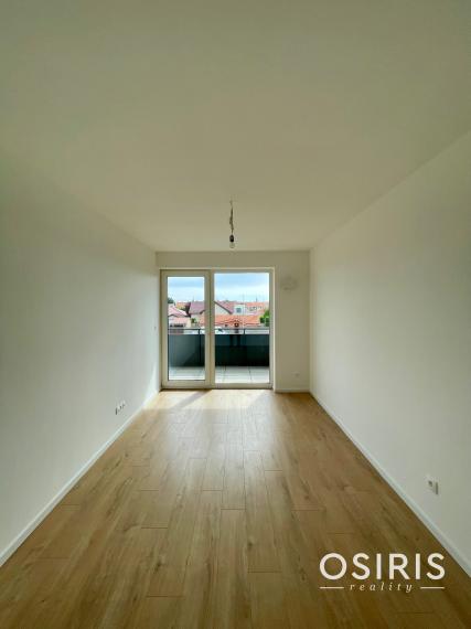 Slnečný 2 izbový byt v štandarde s veľkou loggiou