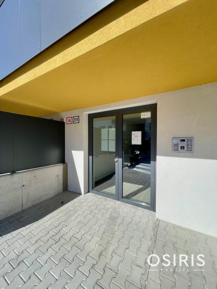 Moderný 3 izbový byt s priestrannou predzáhradkou