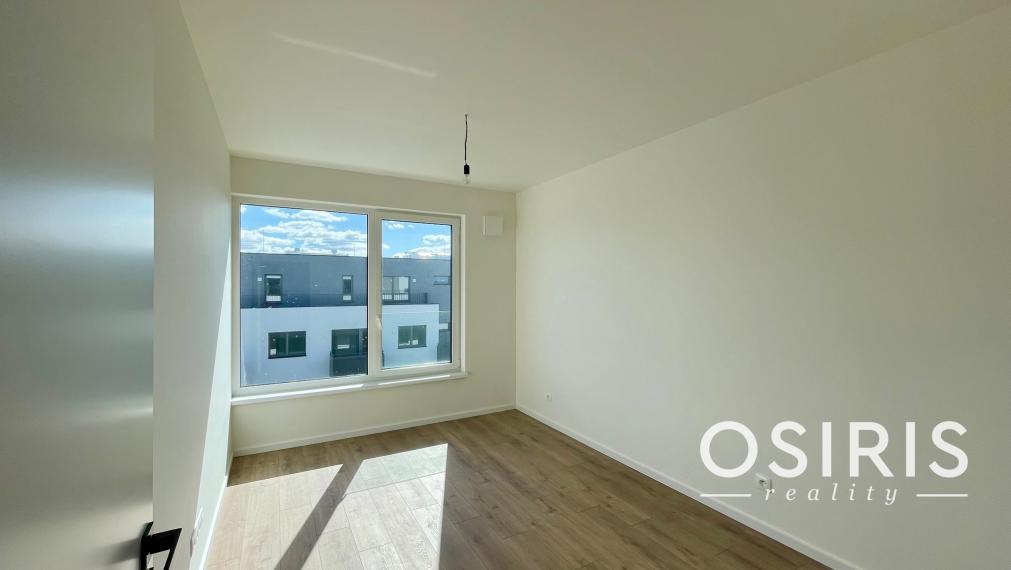 Krásny, strešný 2 izbový byt s veľkou, slnečnou terasou