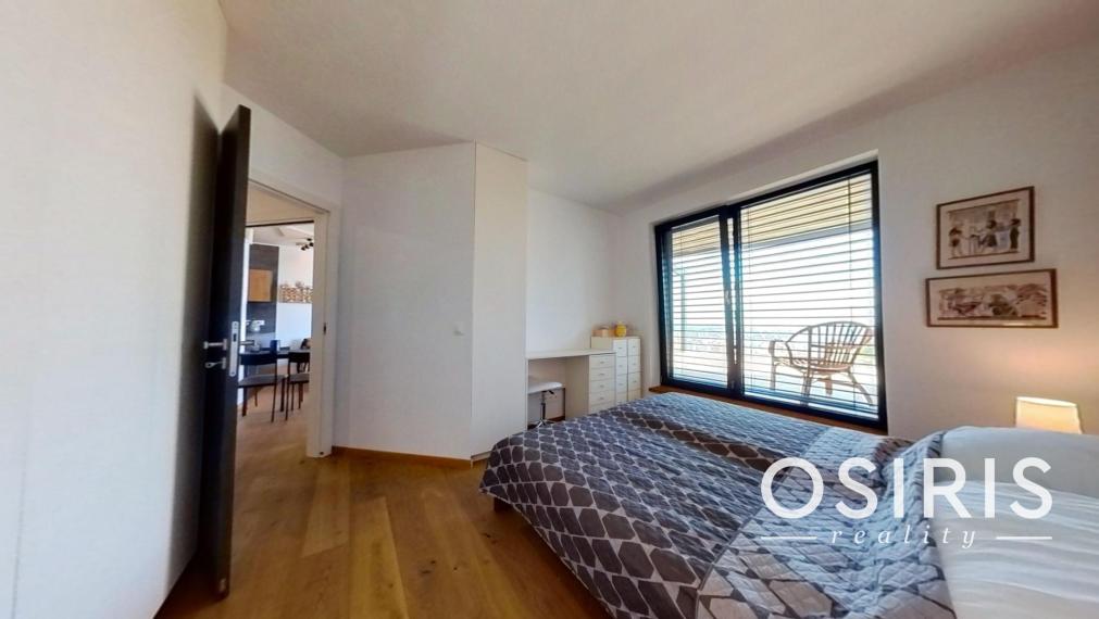 2i byt zariadený dizajnérom, s priestrannou terasou, novostavba 2019, Koliba