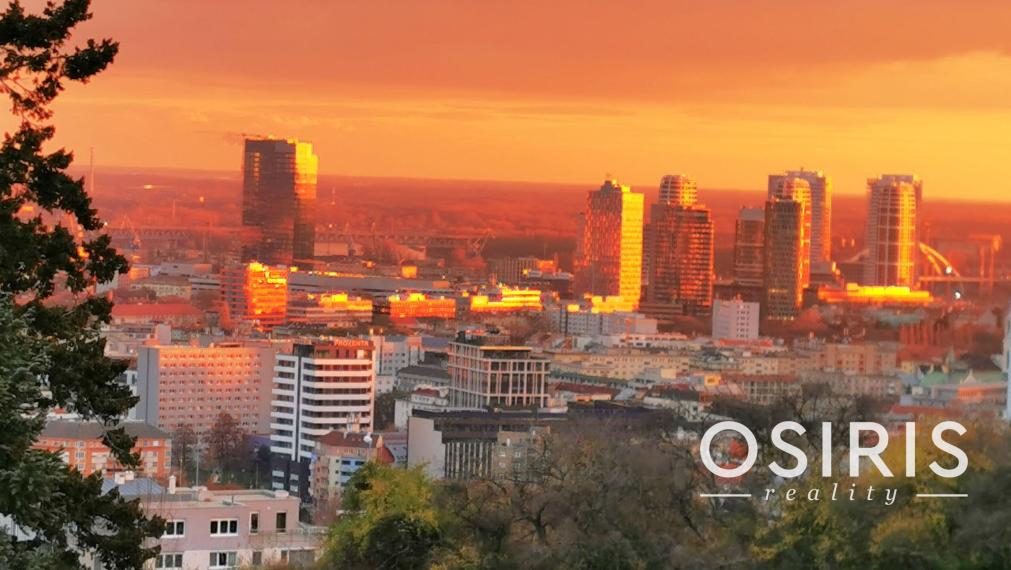 2i byt zariadený dizajnérom, s priestrannou terasou, novostavba 2019, Koliba