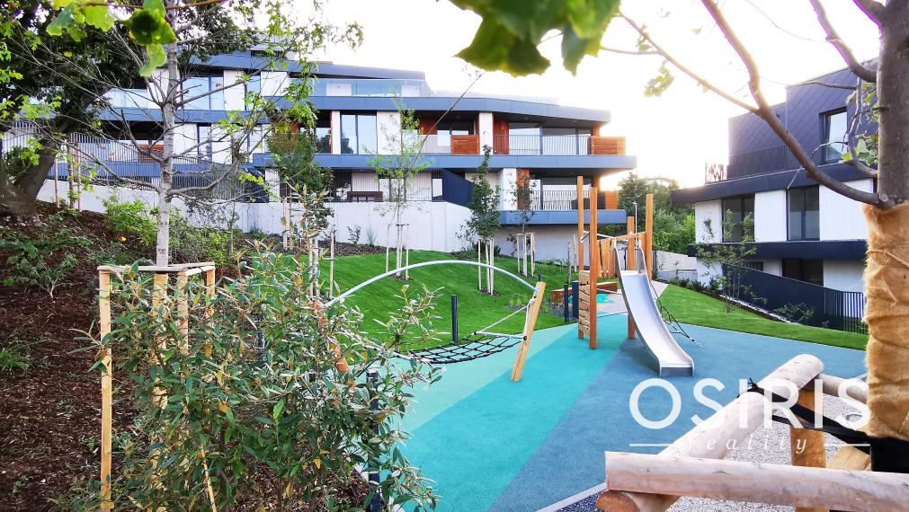 2i byt zariadený dizajnérom, s priestrannou terasou, novostavba 2019, Koliba