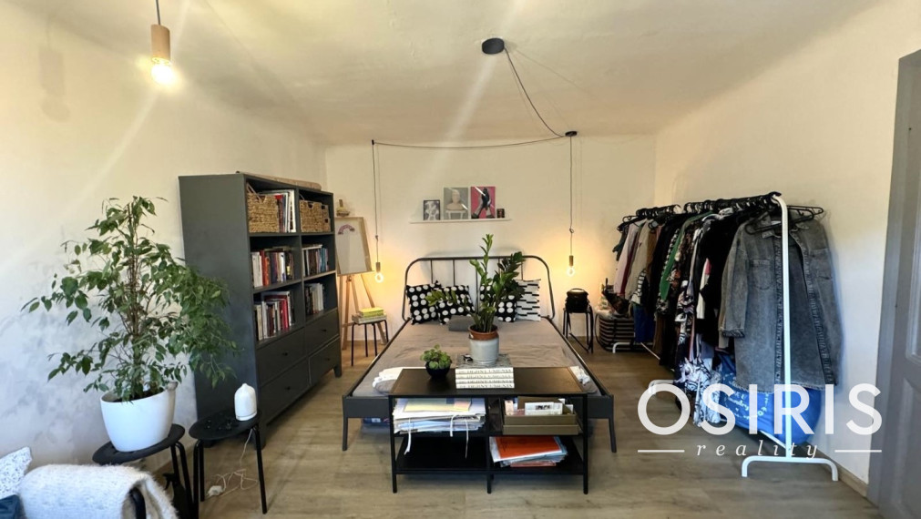 Bývanie v rodinnom dome: Zariadený 1 byt, Jaskový rad, BA III