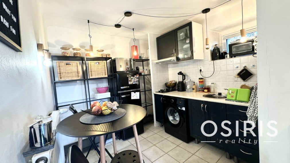 Bývanie v rodinnom dome: Zariadený 1 byt, Jaskový rad, BA III