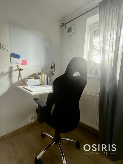 Bývanie v rodinnom dome: Zariadený 1 byt, Jaskový rad, BA III