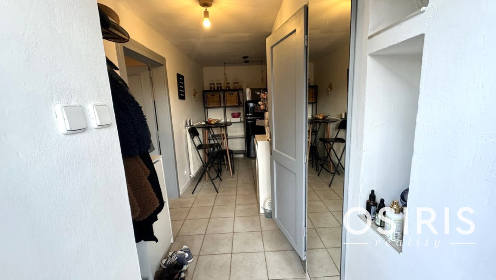 Bývanie v rodinnom dome: Zariadený 1 byt, Jaskový rad, BA III