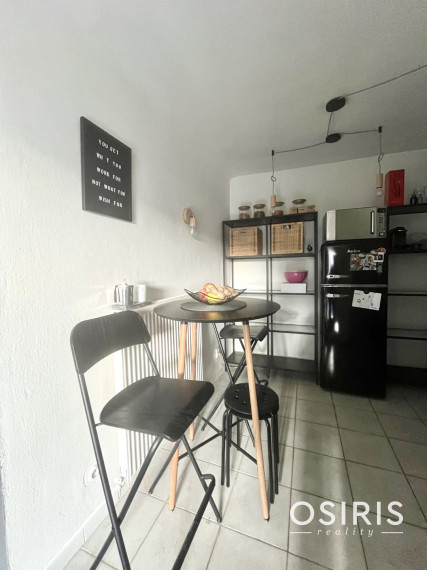 Bývanie v rodinnom dome: Zariadený 1 byt, Jaskový rad, BA III