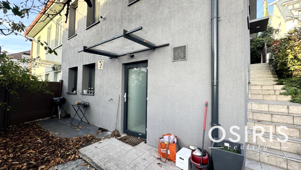 Bývanie v rodinnom dome: Zariadený 1 byt, Jaskový rad, BA III