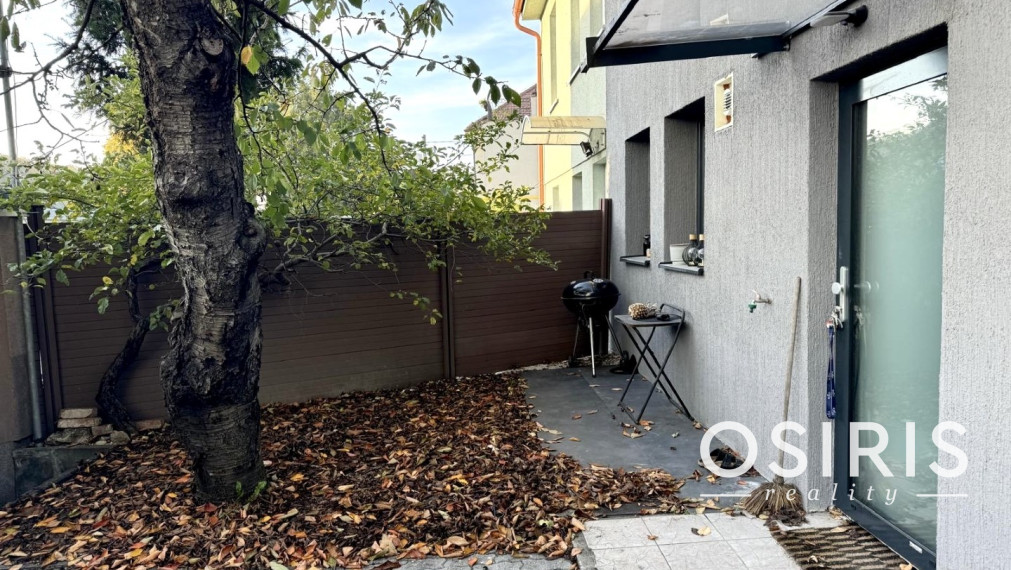 Bývanie v rodinnom dome: Zariadený 1 byt, Jaskový rad, BA III