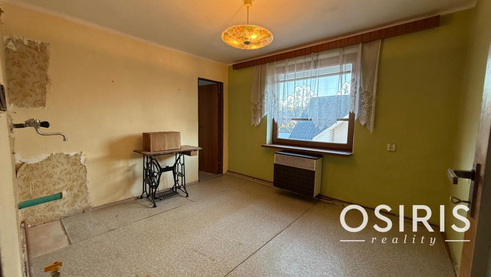 Rezervované: 4 izbový rodinný dom, 2x garáž, pozemok 674 m2