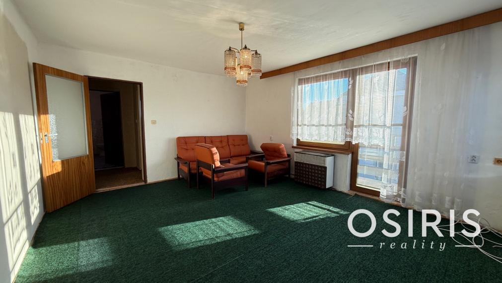 Rezervované: 4 izbový rodinný dom, 2x garáž, pozemok 674 m2