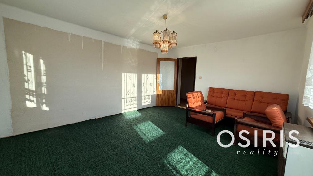 Rezervované: 4 izbový rodinný dom, 2x garáž, pozemok 674 m2