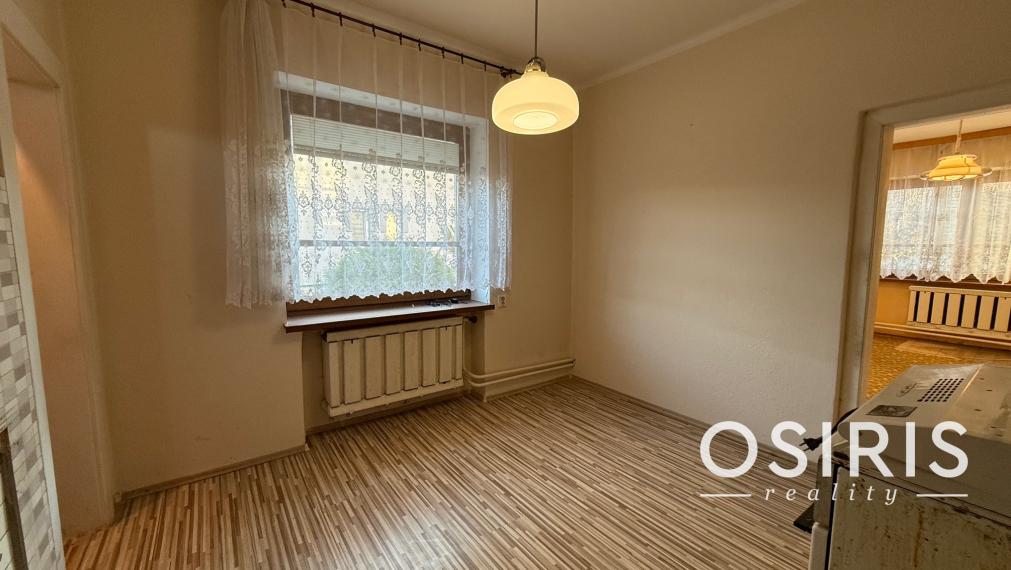 Rezervované: 4 izbový rodinný dom, 2x garáž, pozemok 674 m2