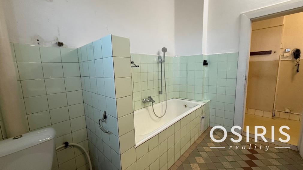 Rezervované: 4 izbový rodinný dom, 2x garáž, pozemok 674 m2