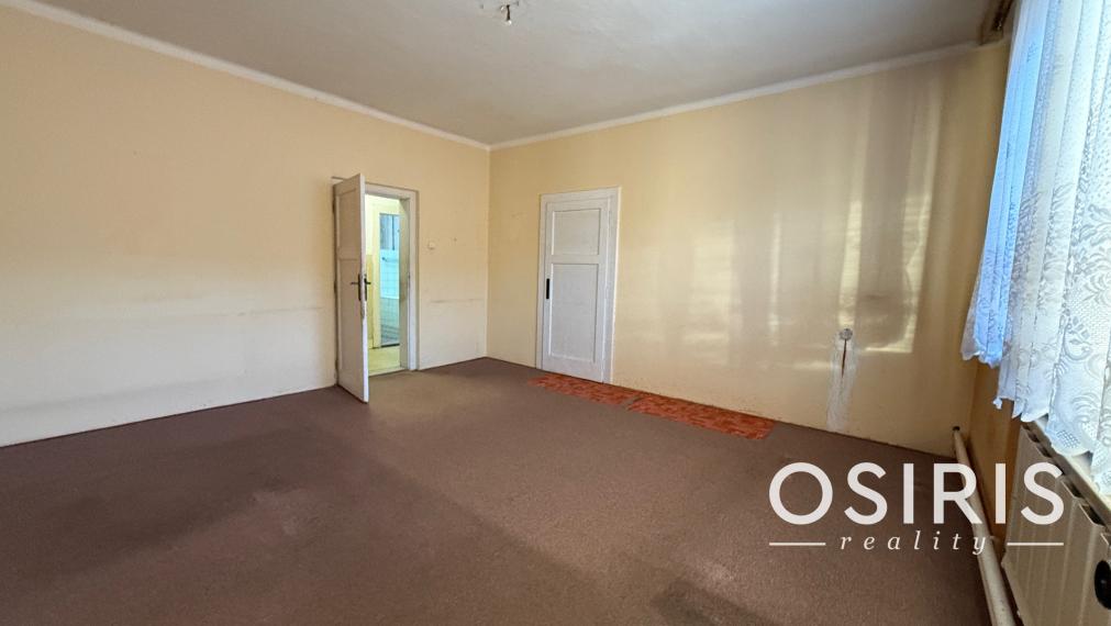 Rezervované: 4 izbový rodinný dom, 2x garáž, pozemok 674 m2